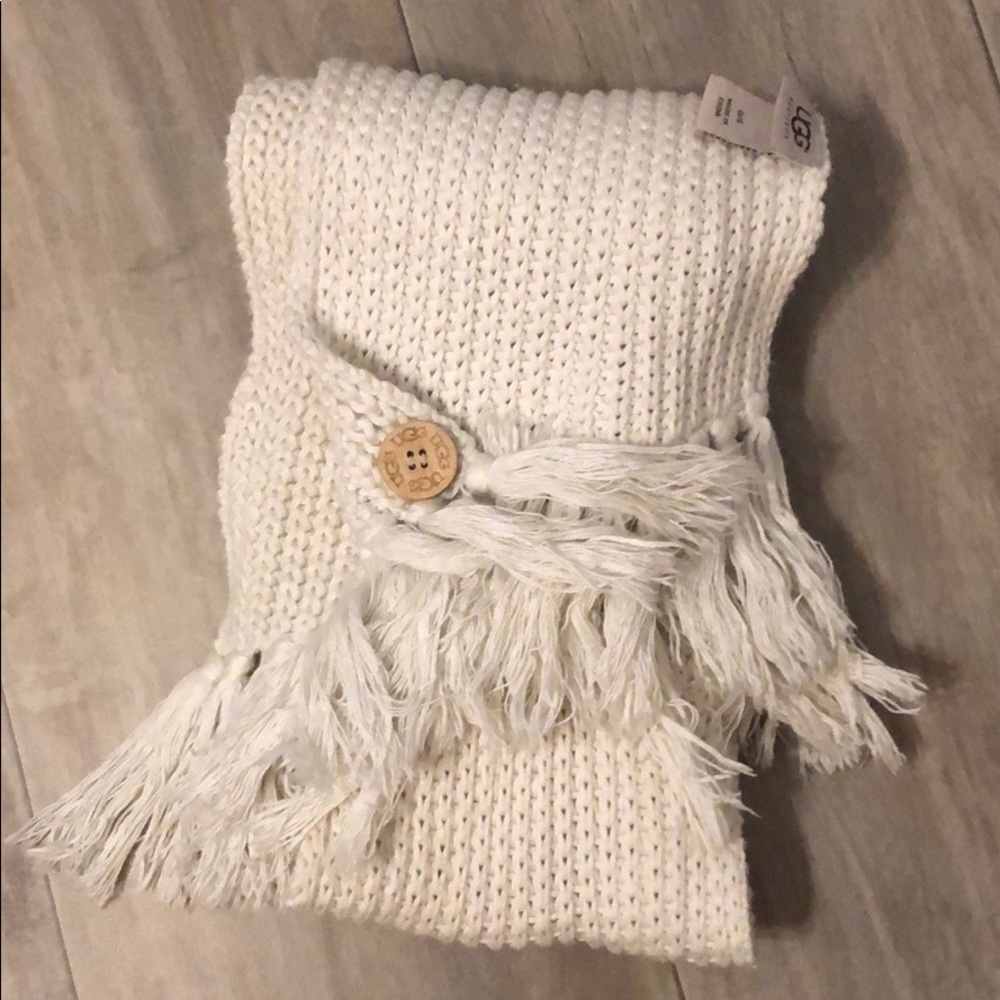 Ugg winter scarf